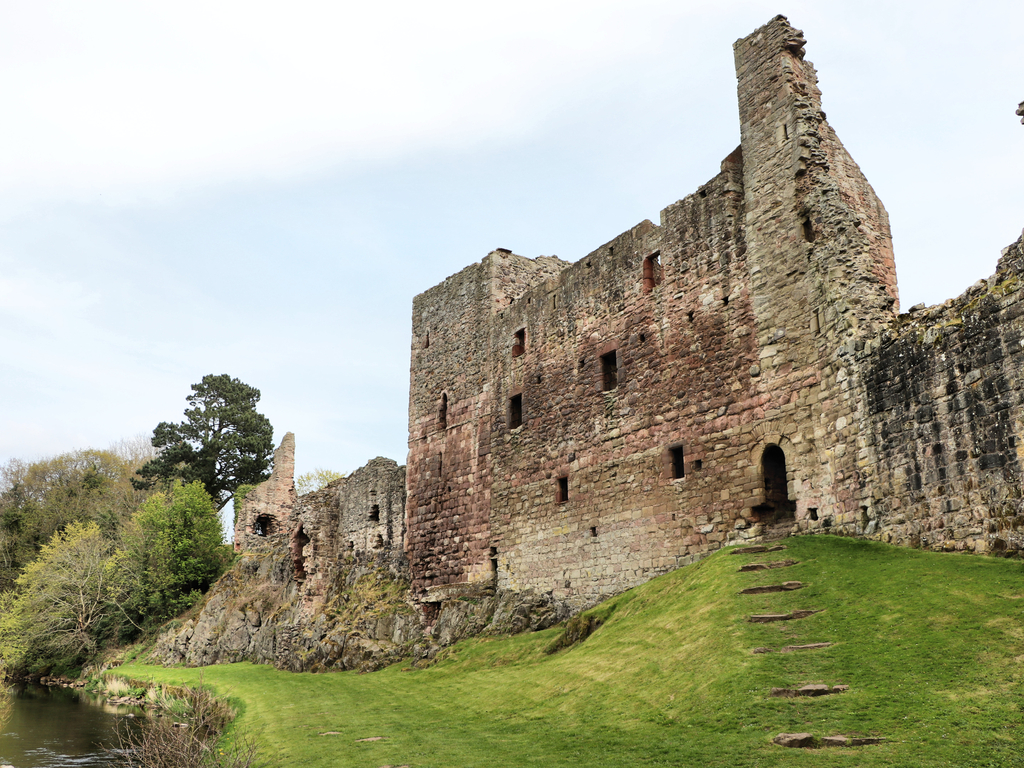 Activity Hailes Castle