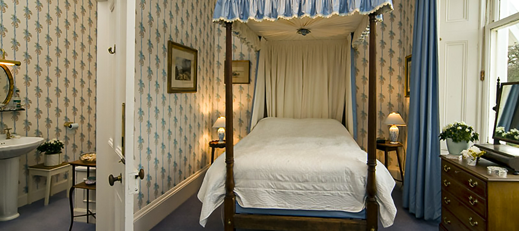 Four poster Double bedroom
