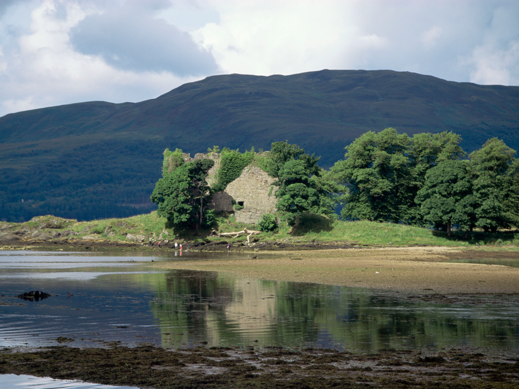 Things to do Old Lachlan Castle