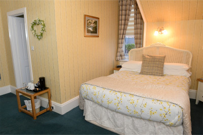 Lost Glen Room