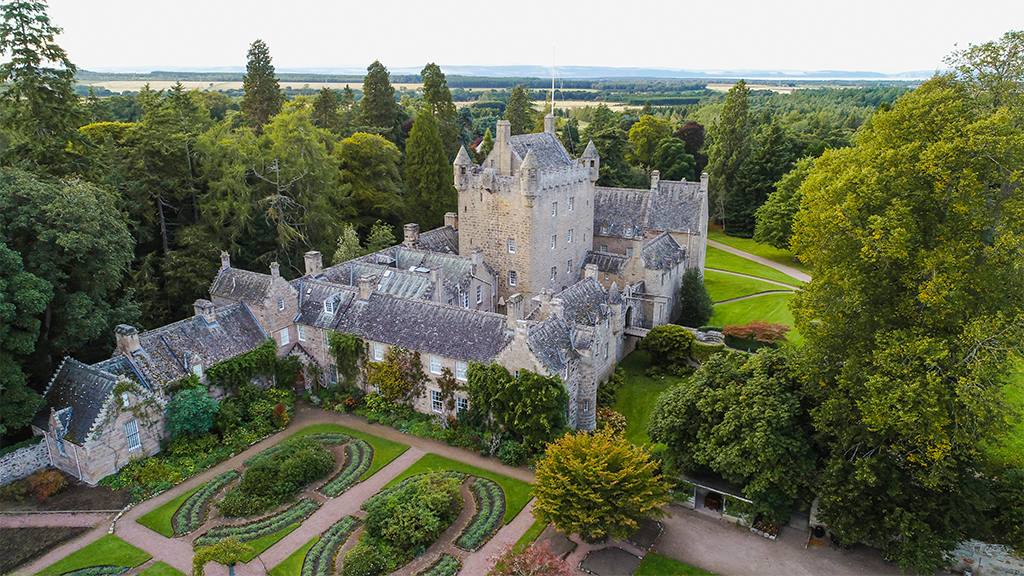 Activity Cawdor Castle and Gardens