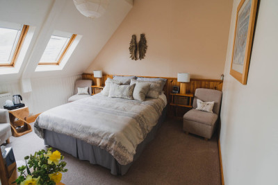 Double Bed Room, Glenkirk, Inverness