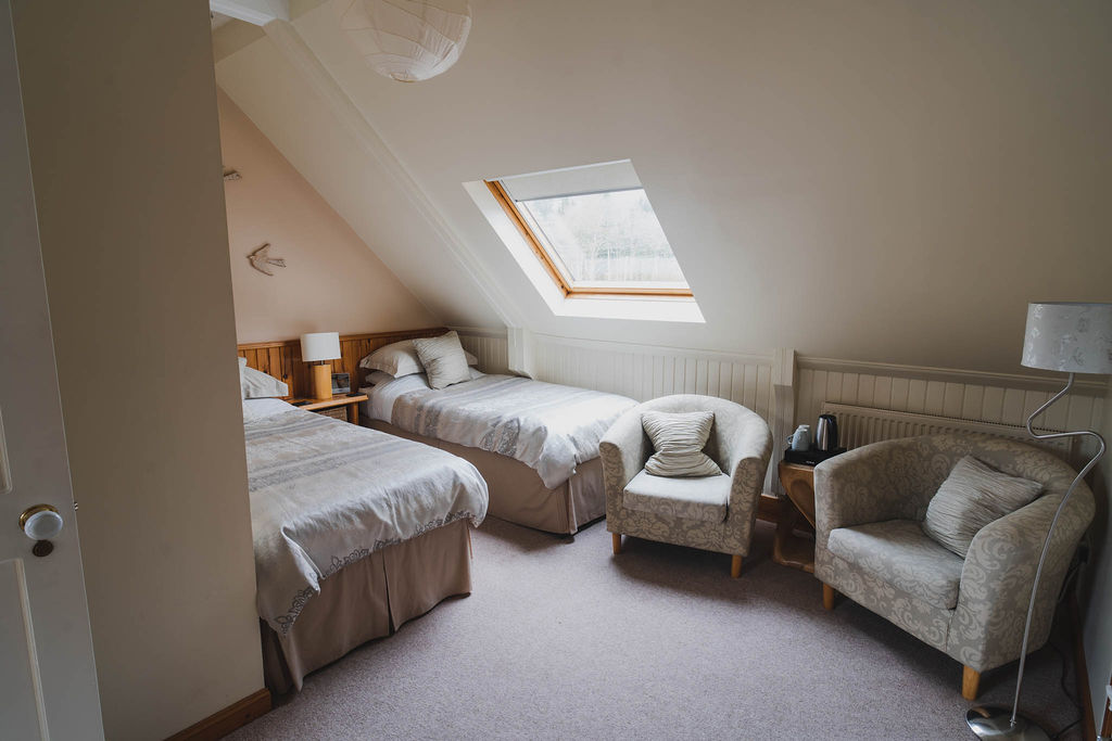 Twin Room, Glenkirk, Inverness