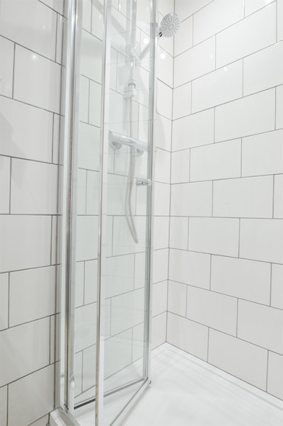 First Bathroom 2, Raniven Guest House, Oban.