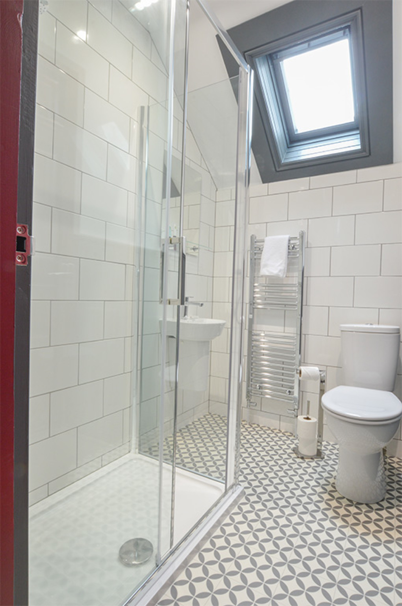 Second Bathroom, Raniven Guest House, Oban.