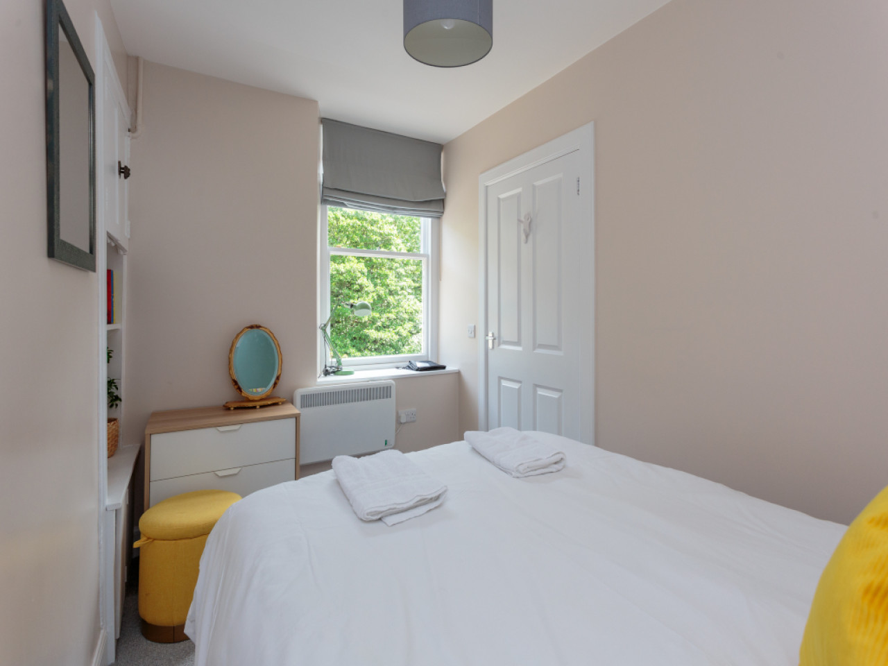 Double Bedroom, Innerleithen, Stravaig 02