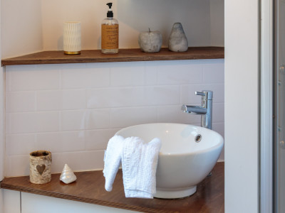 Bathroom, Innerleithen, Stravaig 01