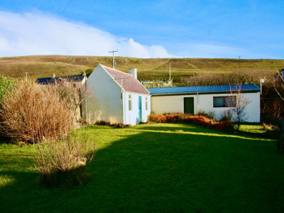 Peerie House Exterior View 02