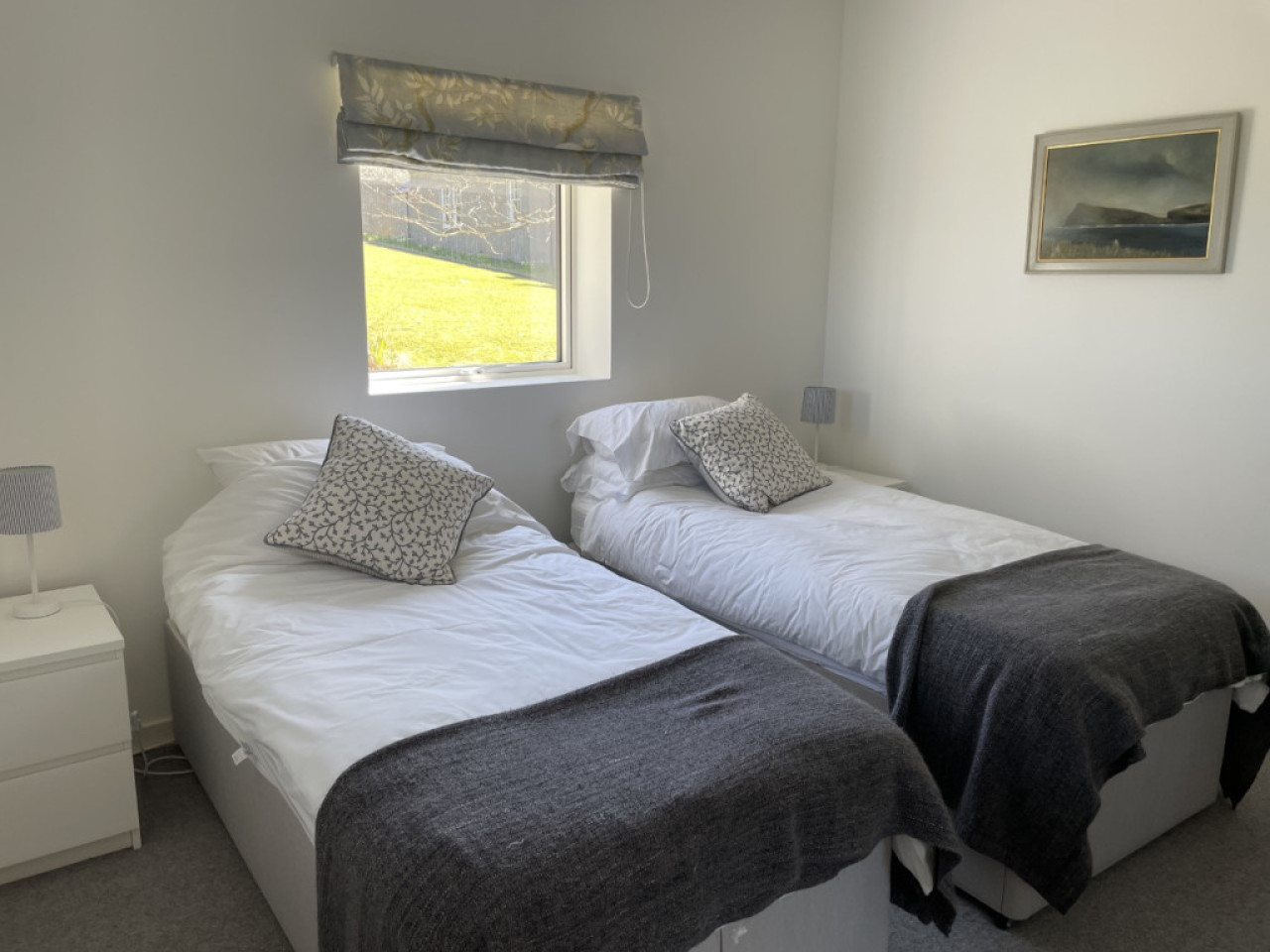 Peerie House, Twin bedroom view